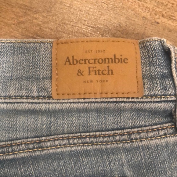 Abercrombie & Fitch shorts - Picture 3 of 4